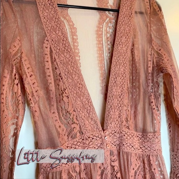 Tops - 🌺 Blush pink floor length lace